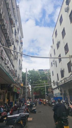 三亚悦海百货商行(椰风巷店)