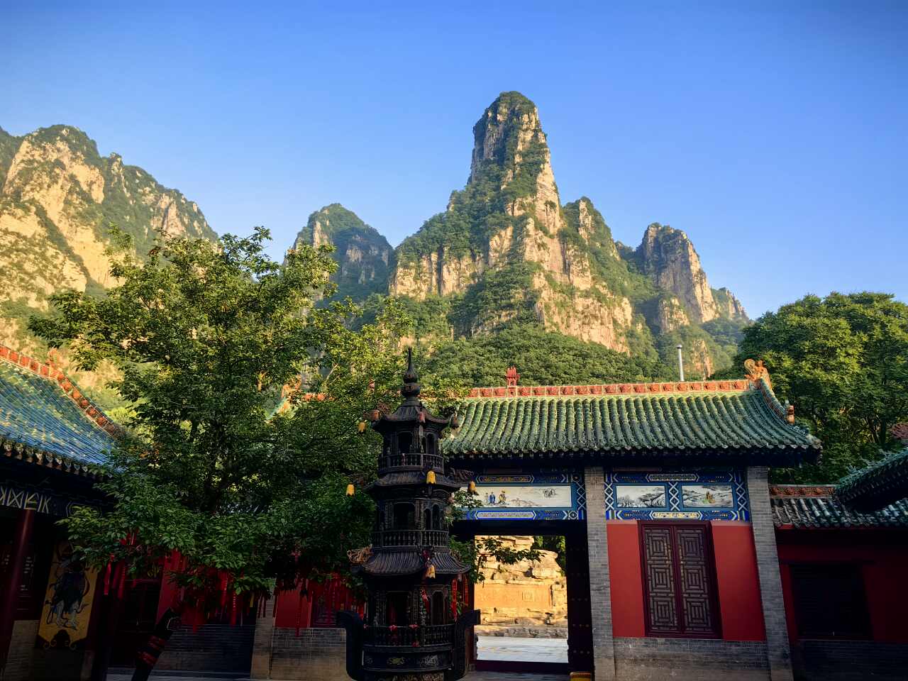五老峰灵峰观实景照片