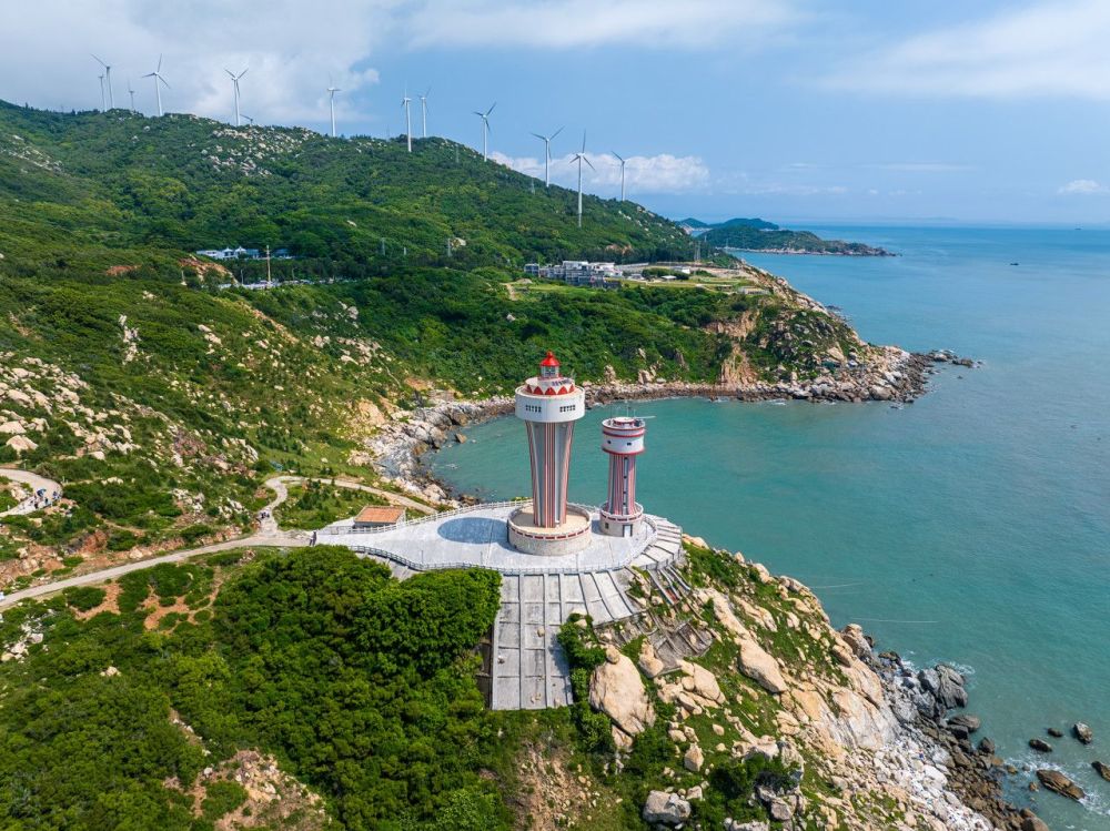 三囱崖灯塔景点图片