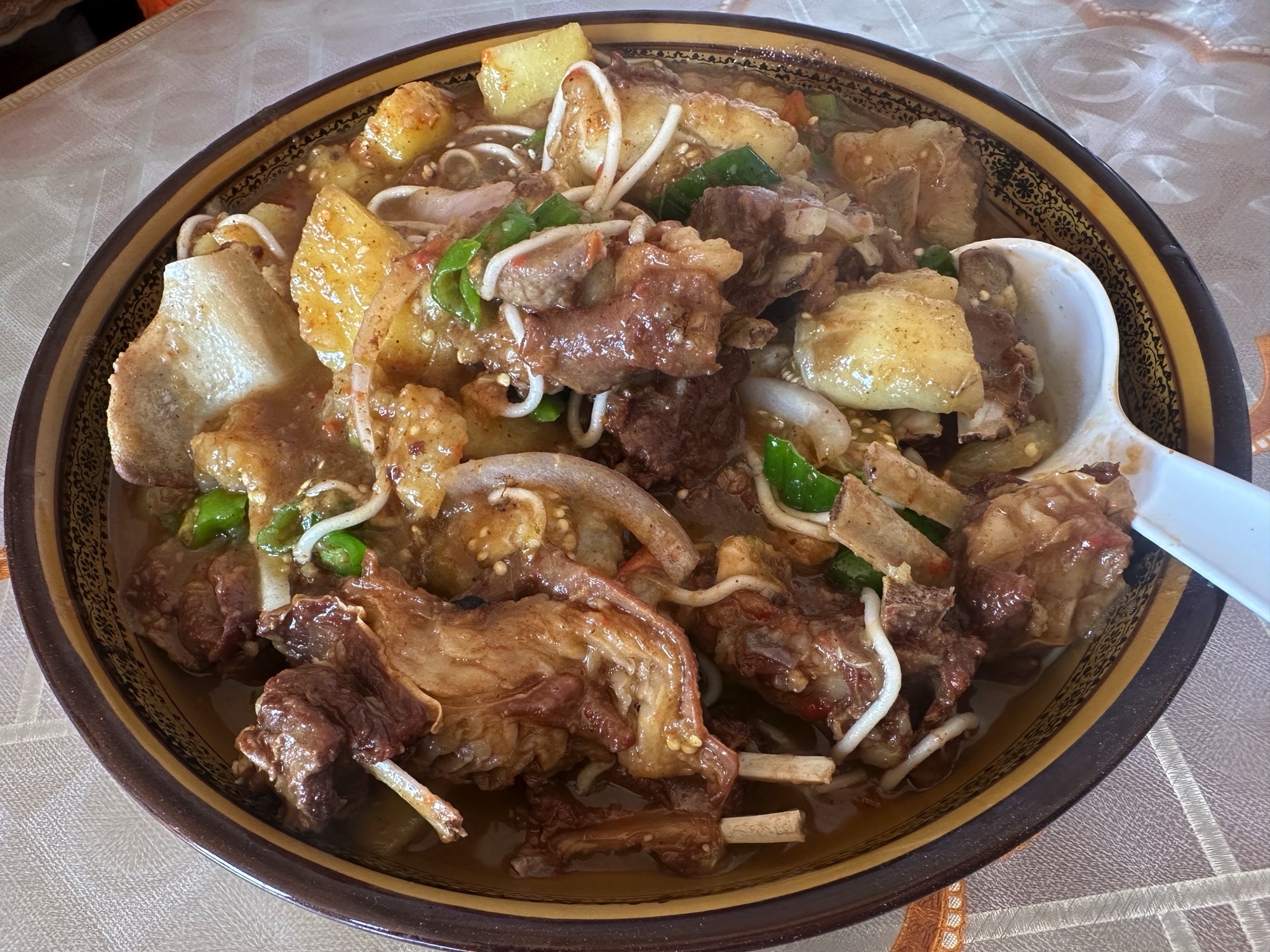 周三饭店(银根苏木人民政府西)