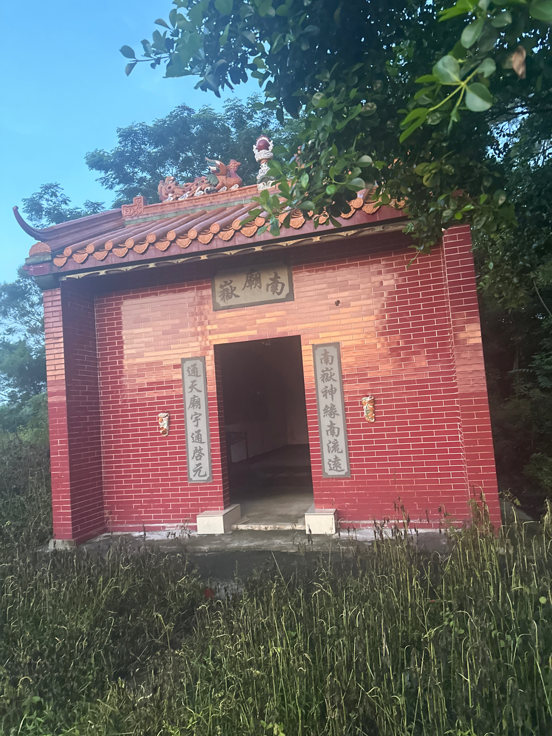 新建村寺庙实景照片