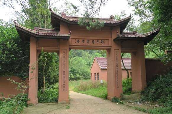 狮子岭兜率寺实景照片