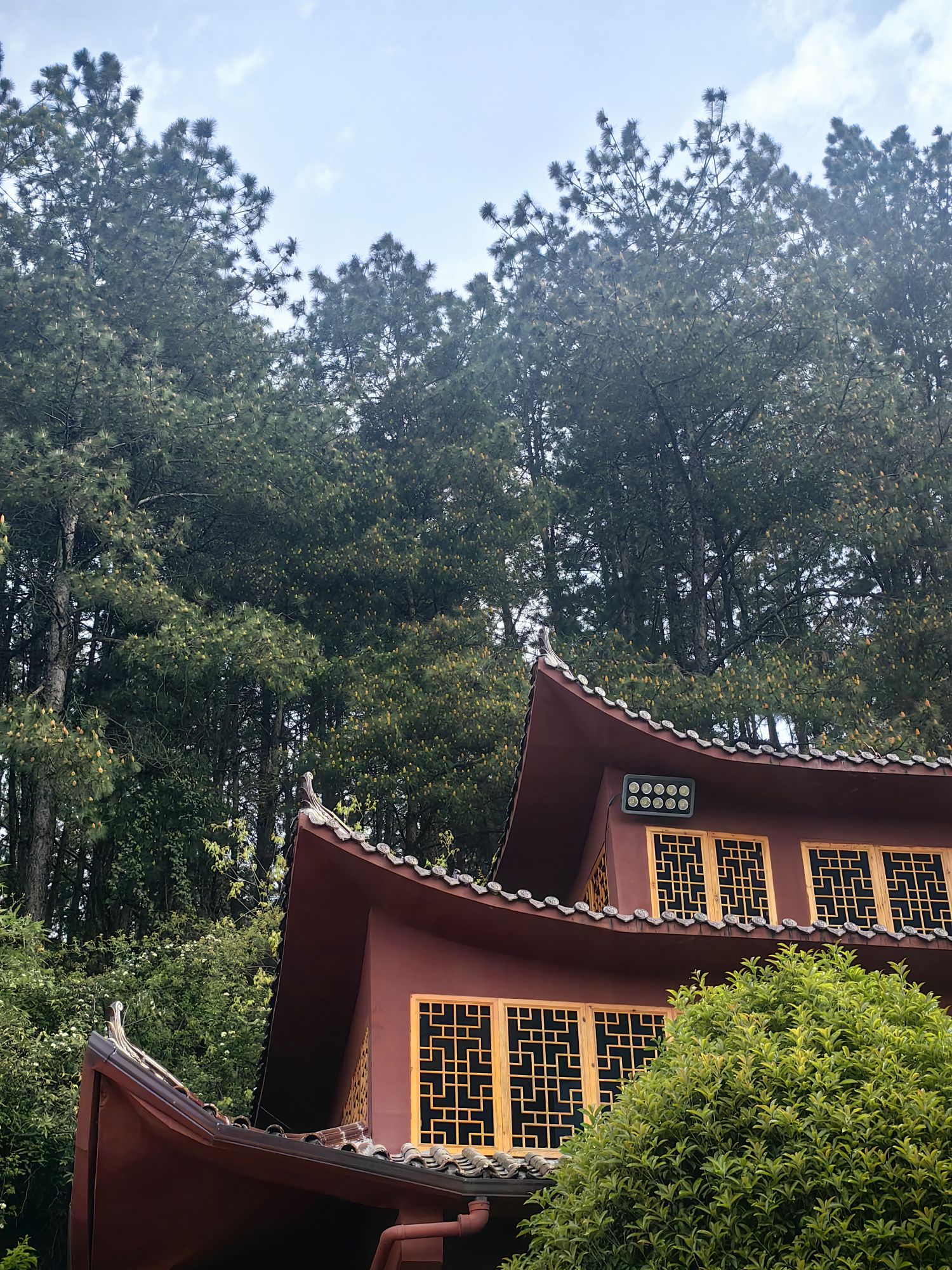 烟灯山寺实景照片