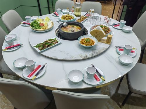 雅玖味砂锅雅鱼品鉴店