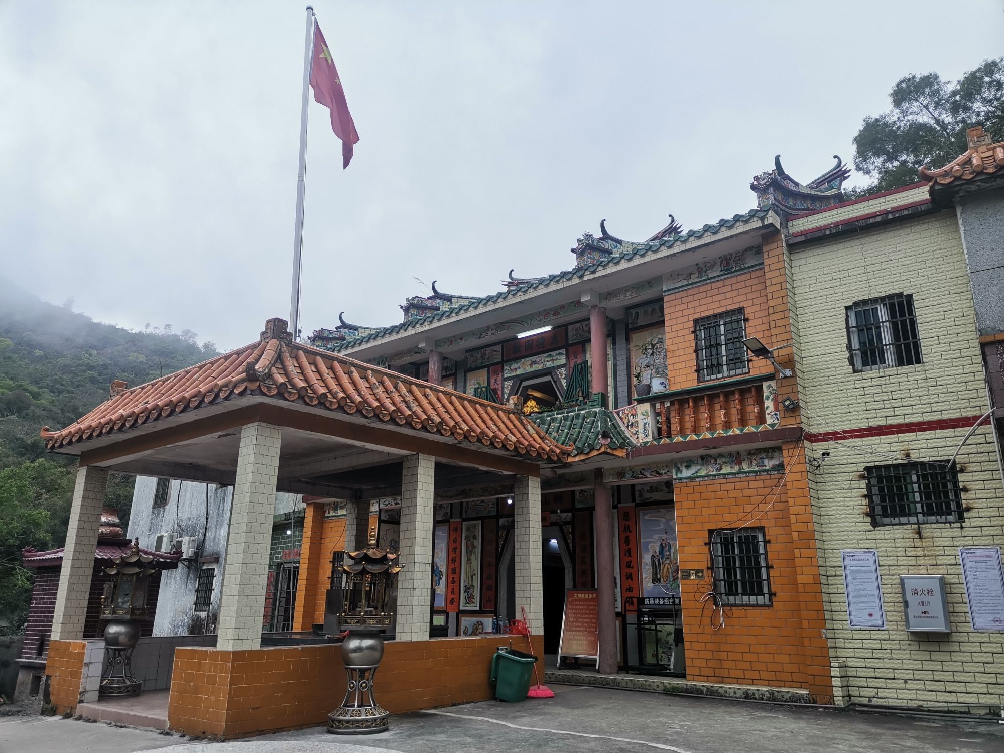 狮山佛祖实景照片
