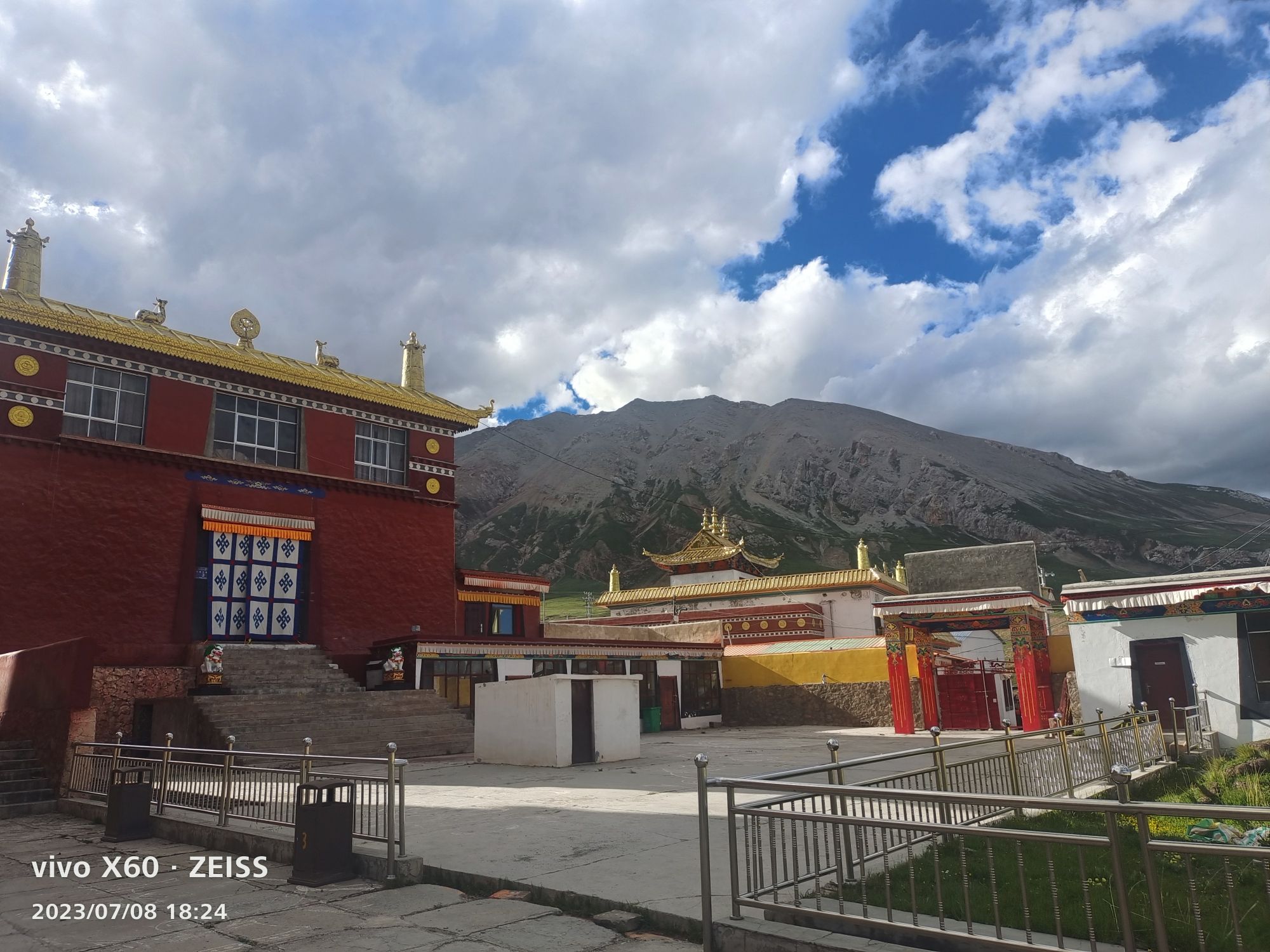 贡萨寺实景照片
