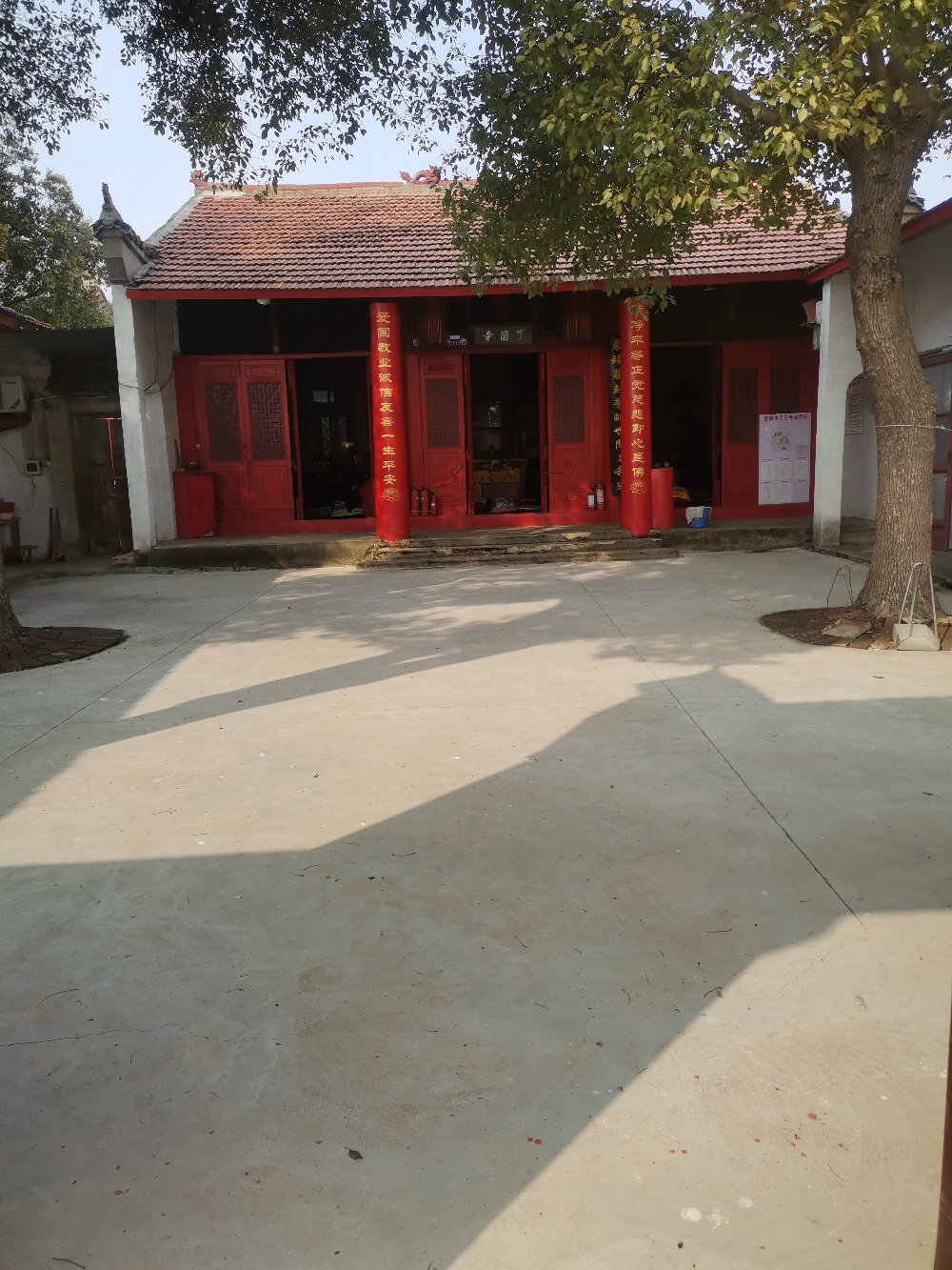 丁兰寺实景照片