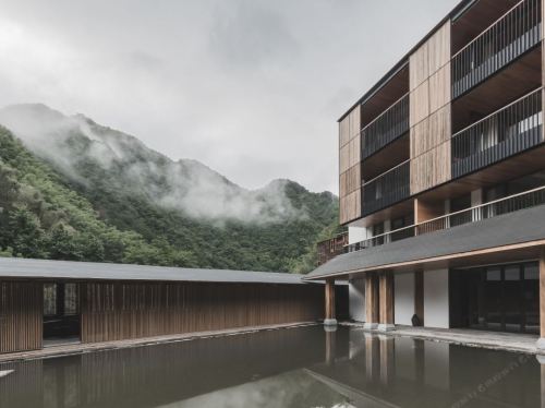鱼乐山房
