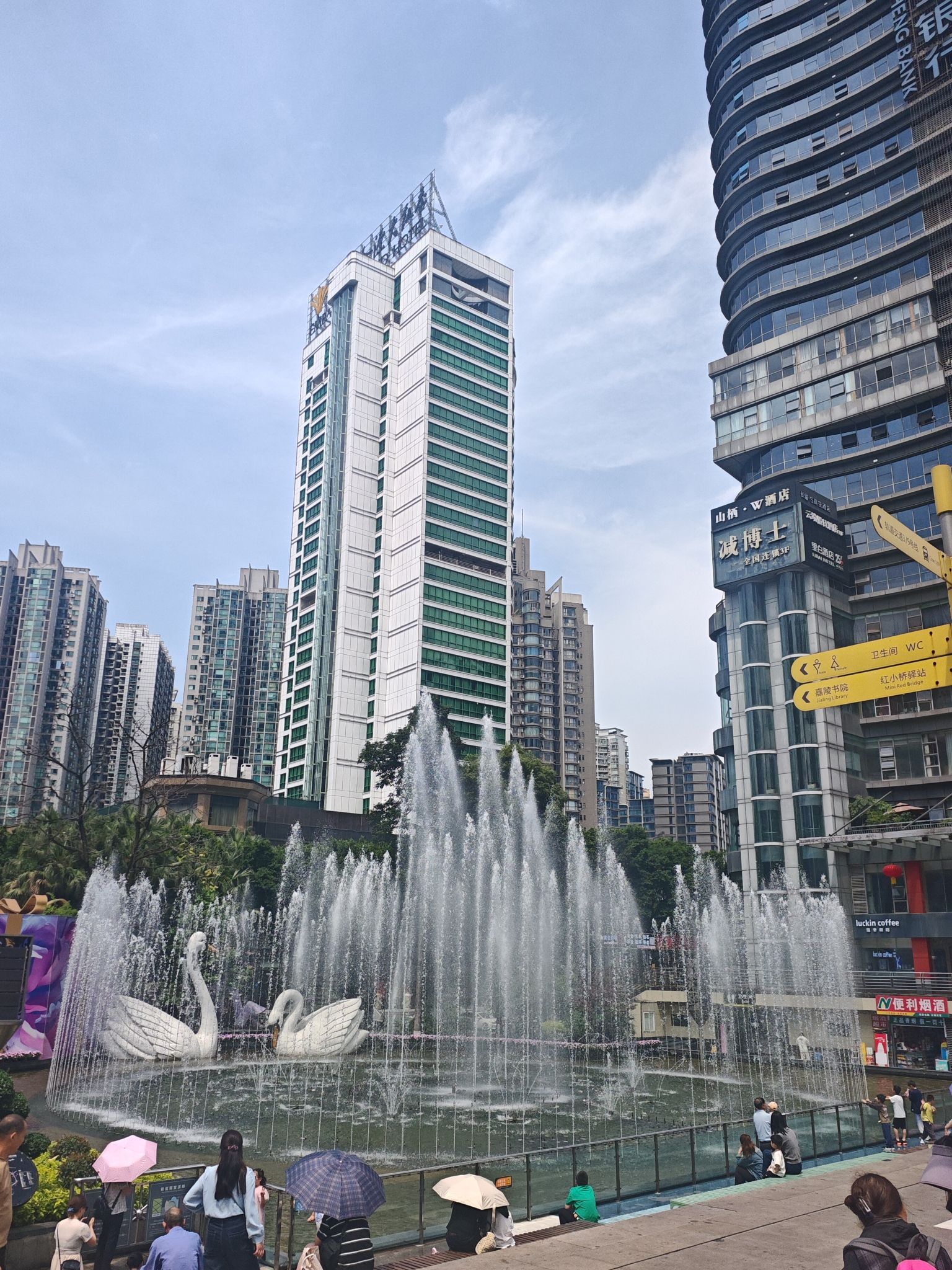 观音桥步行街现场照片 5