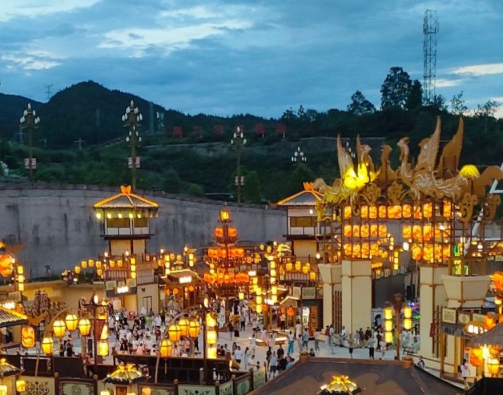 大蜀道不夜三国城景点图片
