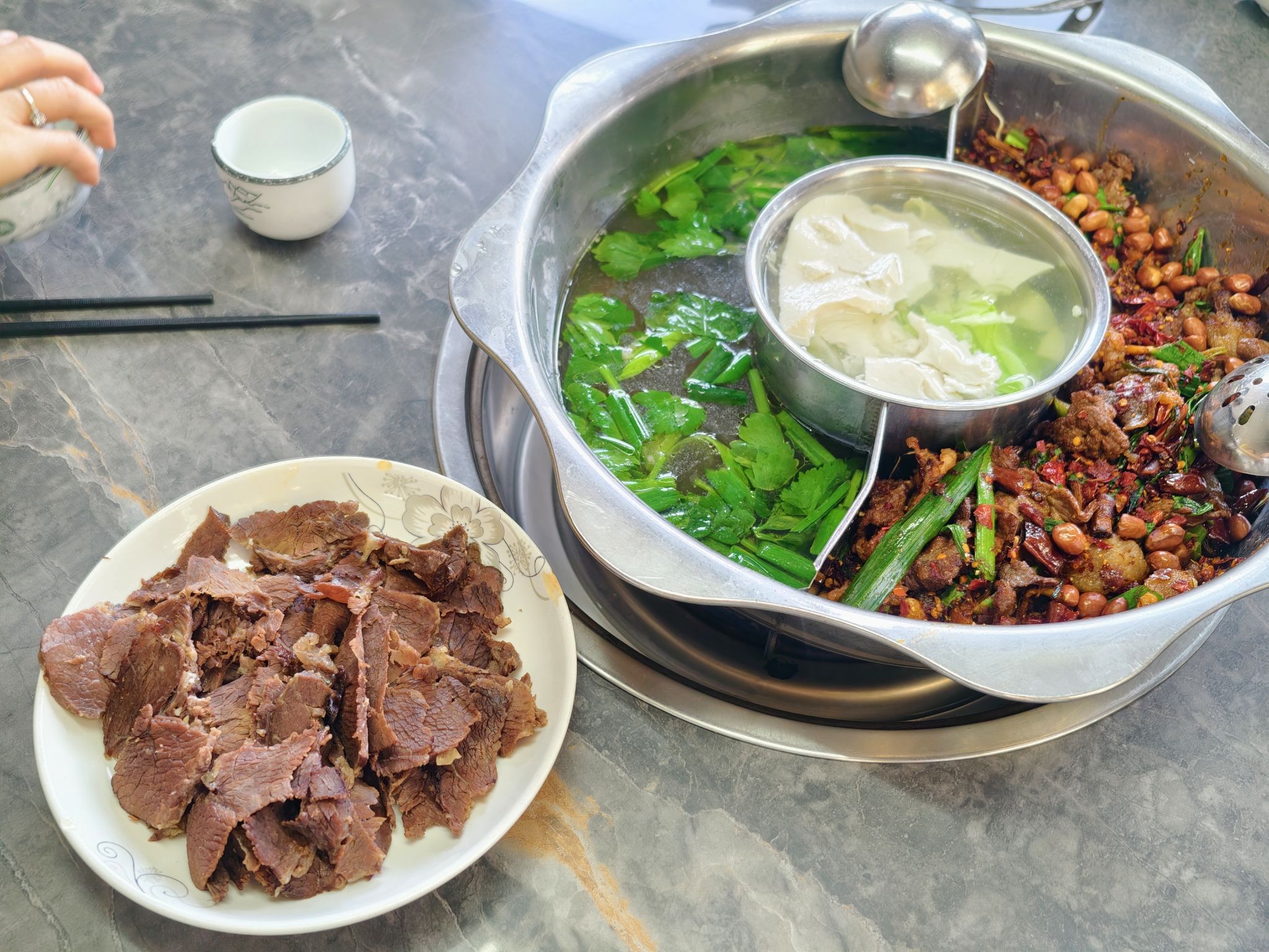 老丁宣威牛肉馆(总店)