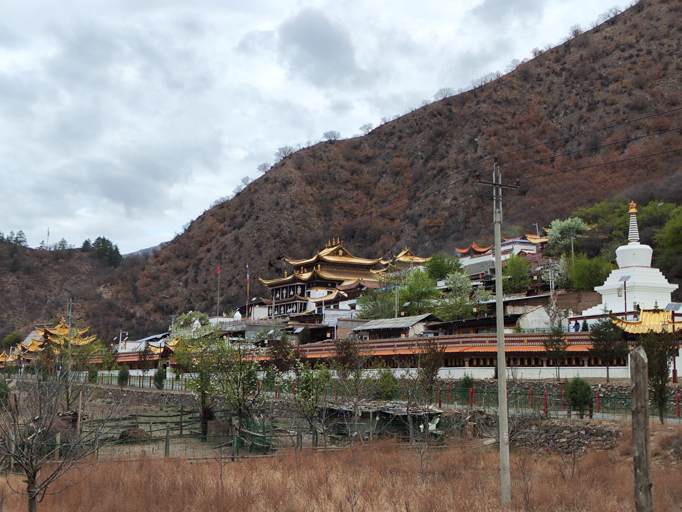 勾洁寺实景照片