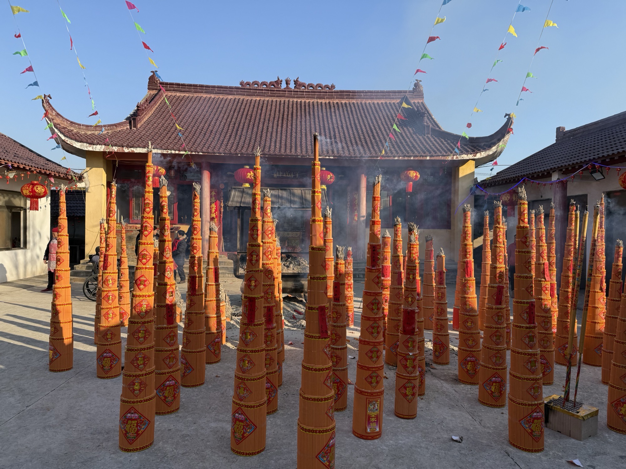 三圣殿实景照片