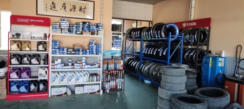 万力轮胎保养店