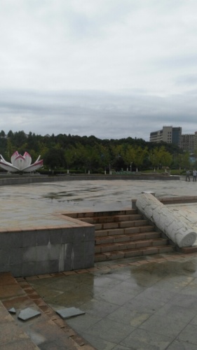爱莲广场旅行图片 3