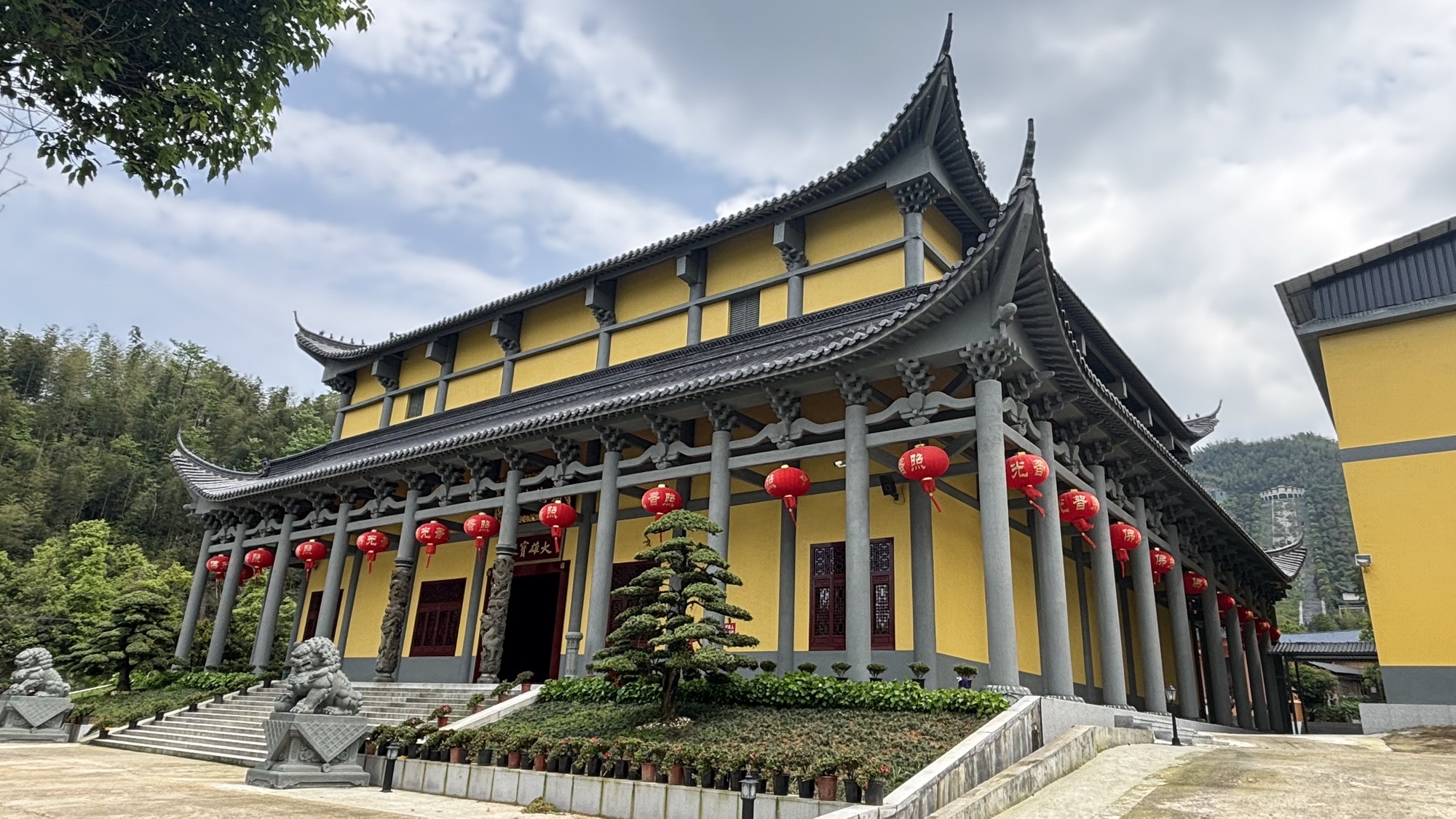至圣寺实景照片