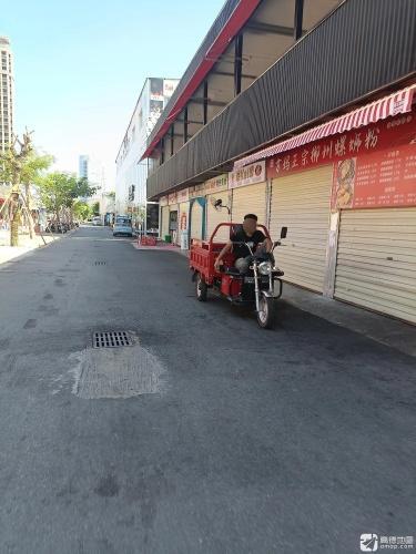 方妈正宗柳州螺蛳粉(吉阳社区公园特色夜市店)
