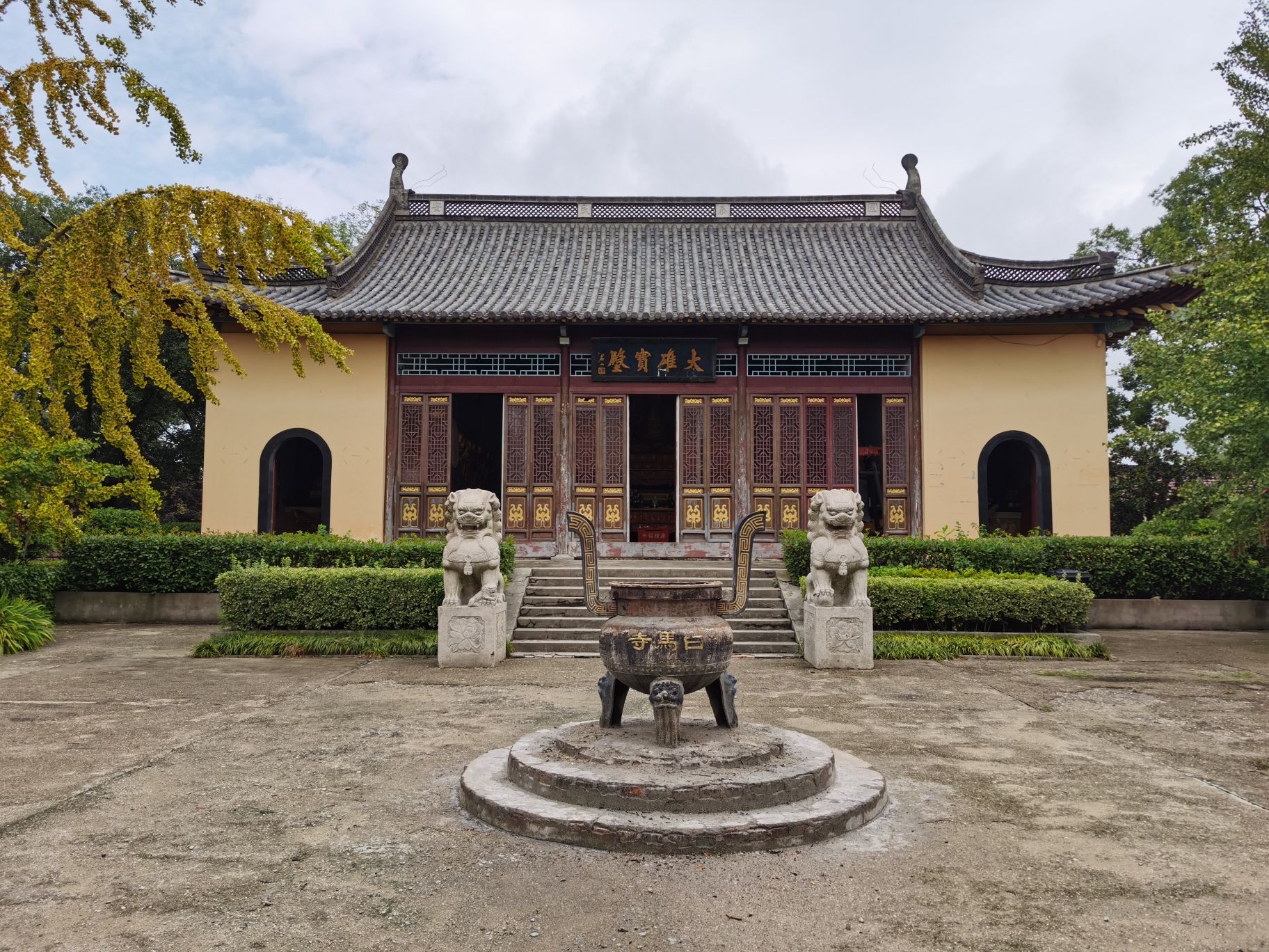 龙隐寺实景照片