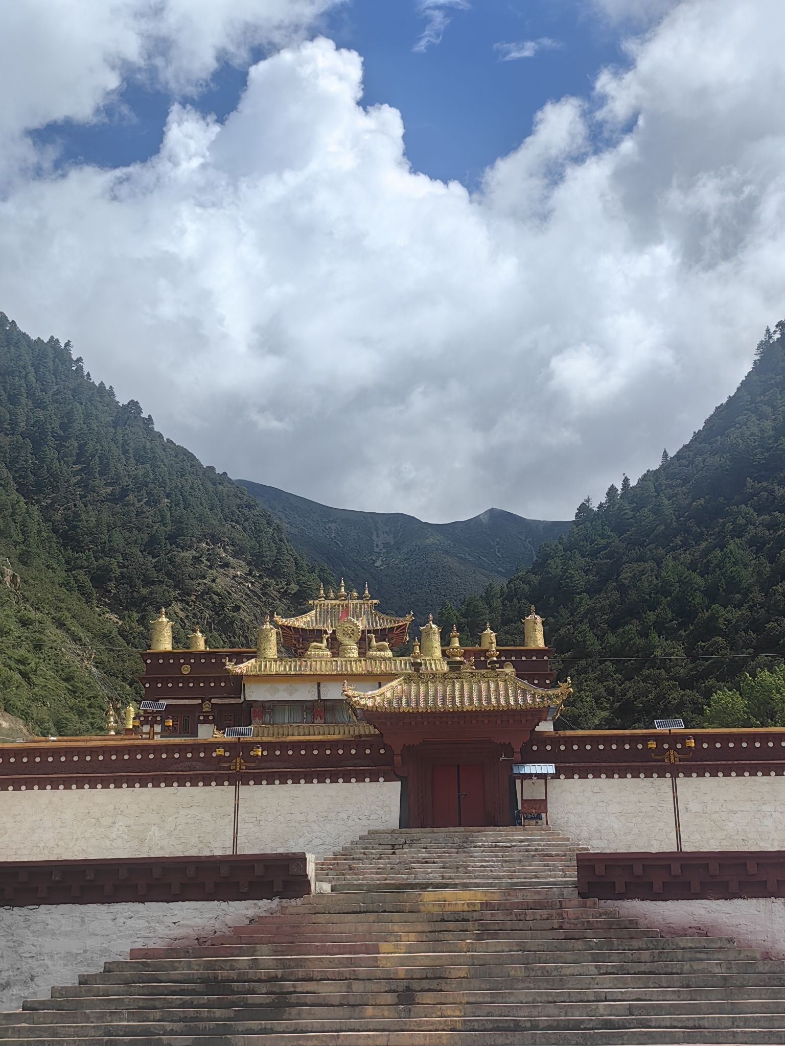 阿依寺实景照片