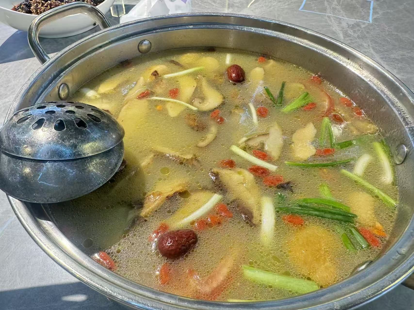 牛大王鲜切牦牛排汤锅·川菜·藏餐(理塘店)