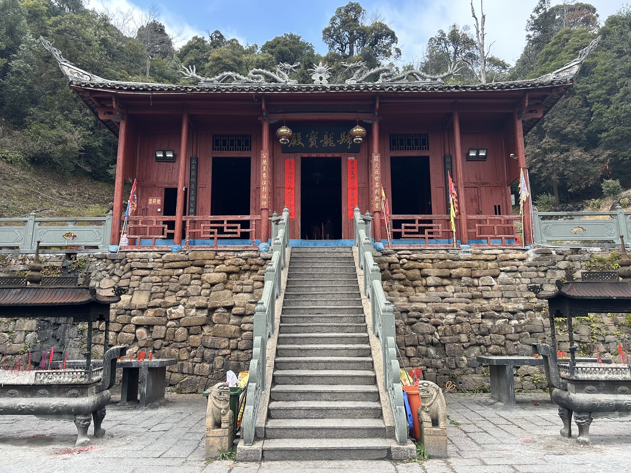 归龙宝殿实景照片