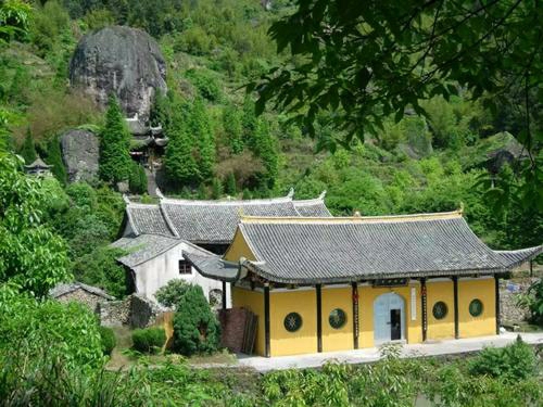 珠岩寺实景照片