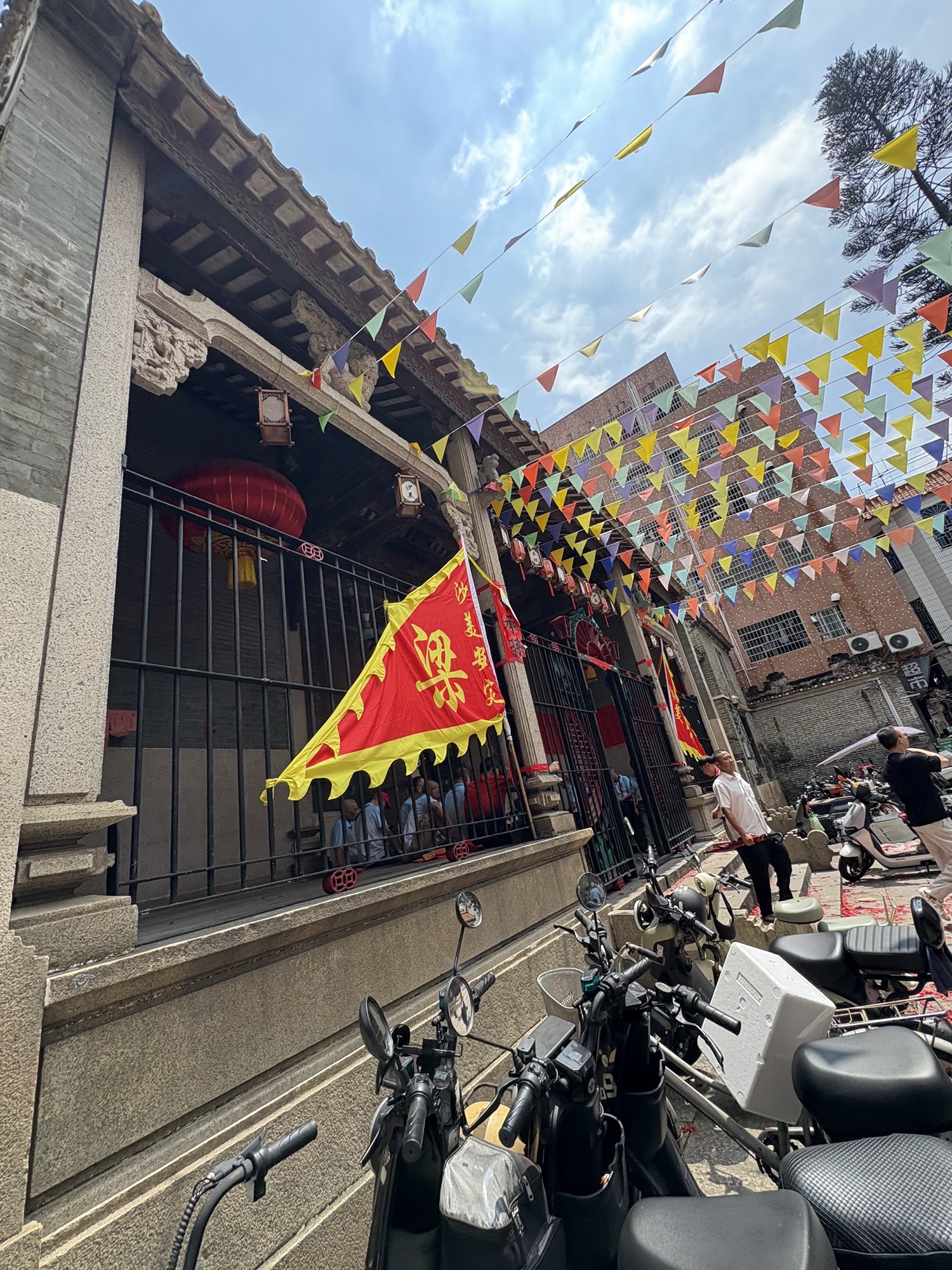 翠台梁公祠实景照片