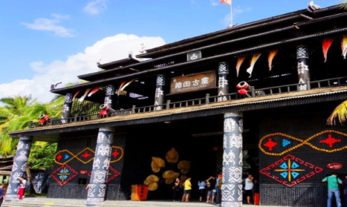 区划陵水黎族自治县英州镇椰田黎苗风情村电话邮编交通路线地址_村网