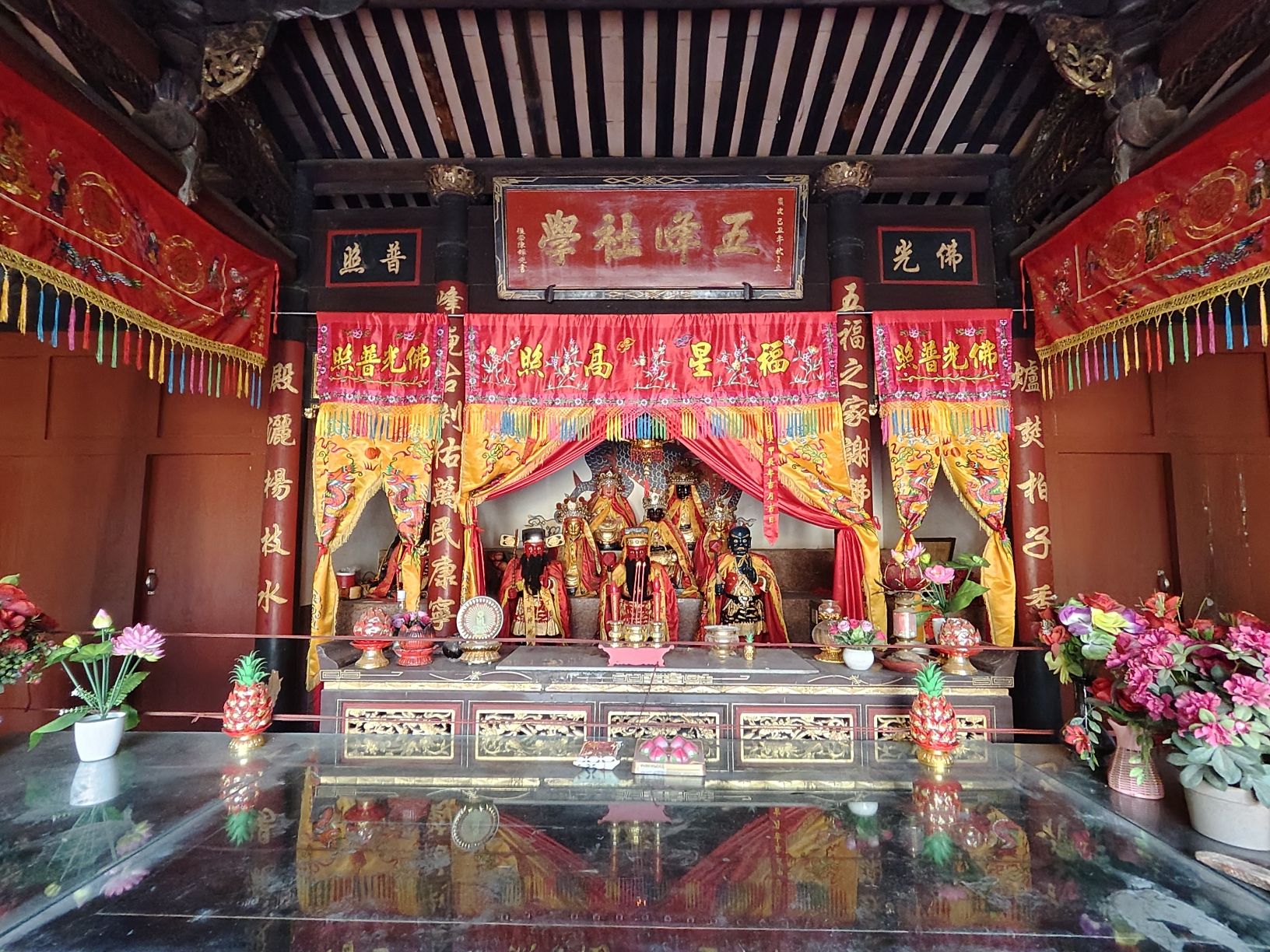 五峰岩宫实景照片