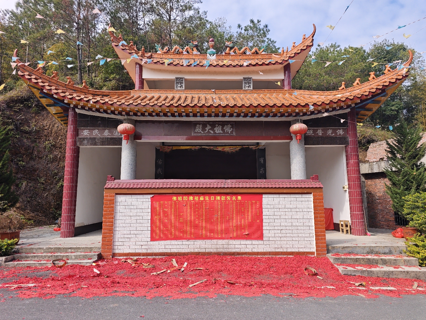 佛祖大殿实景照片