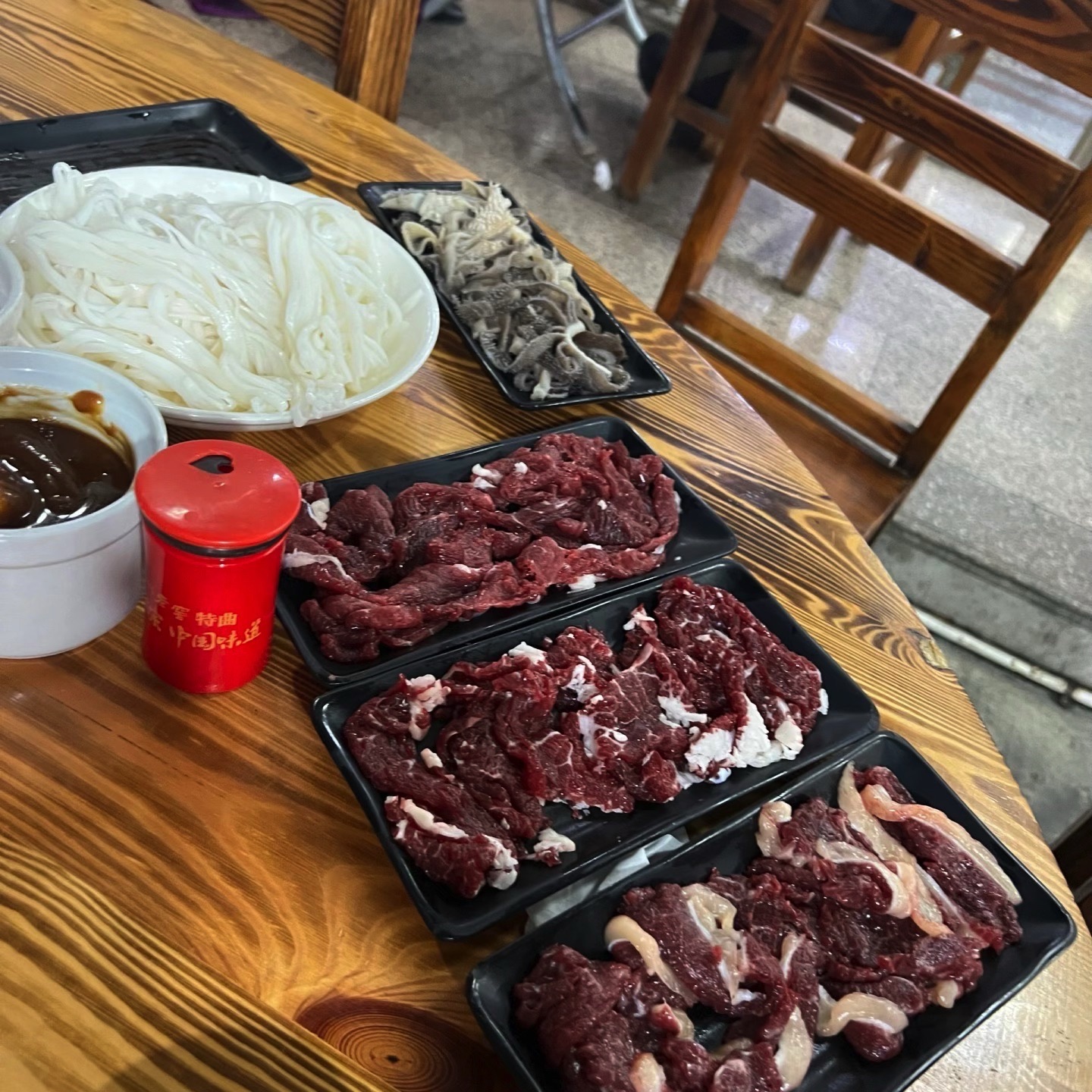 跳武牛肉火锅(泥沟店)