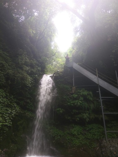 卧龙谷瀑布旅行图片 2