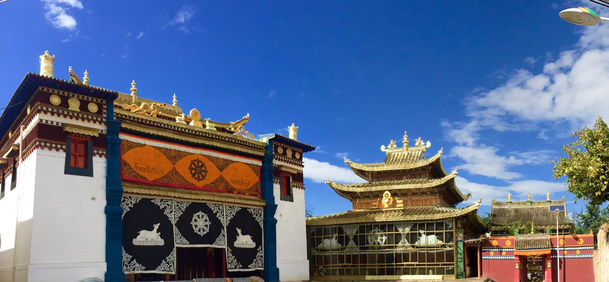 尕沙日寺实景照片