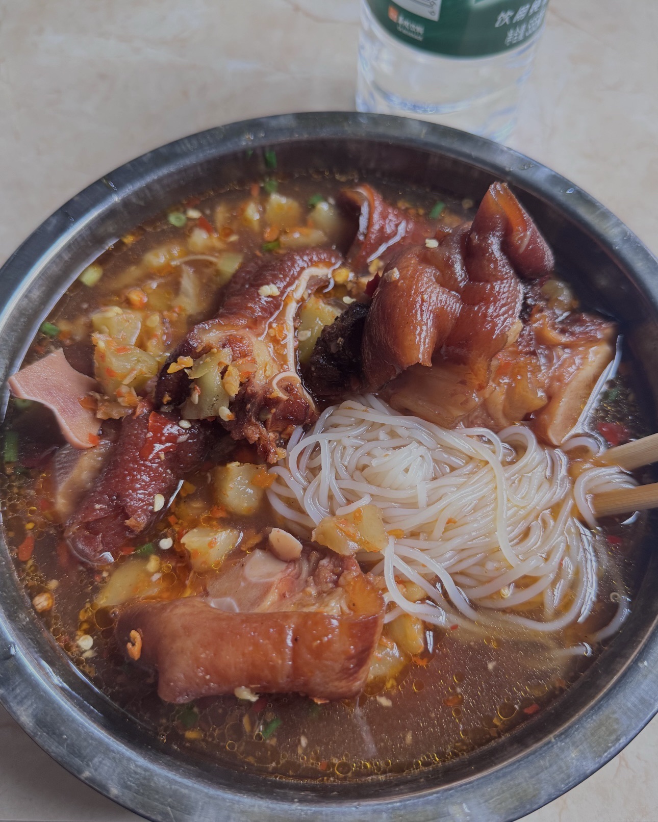 宜章老杨猪脚粉