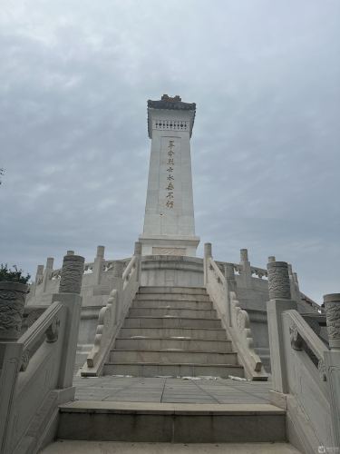 北宁公园革命烈士纪念碑