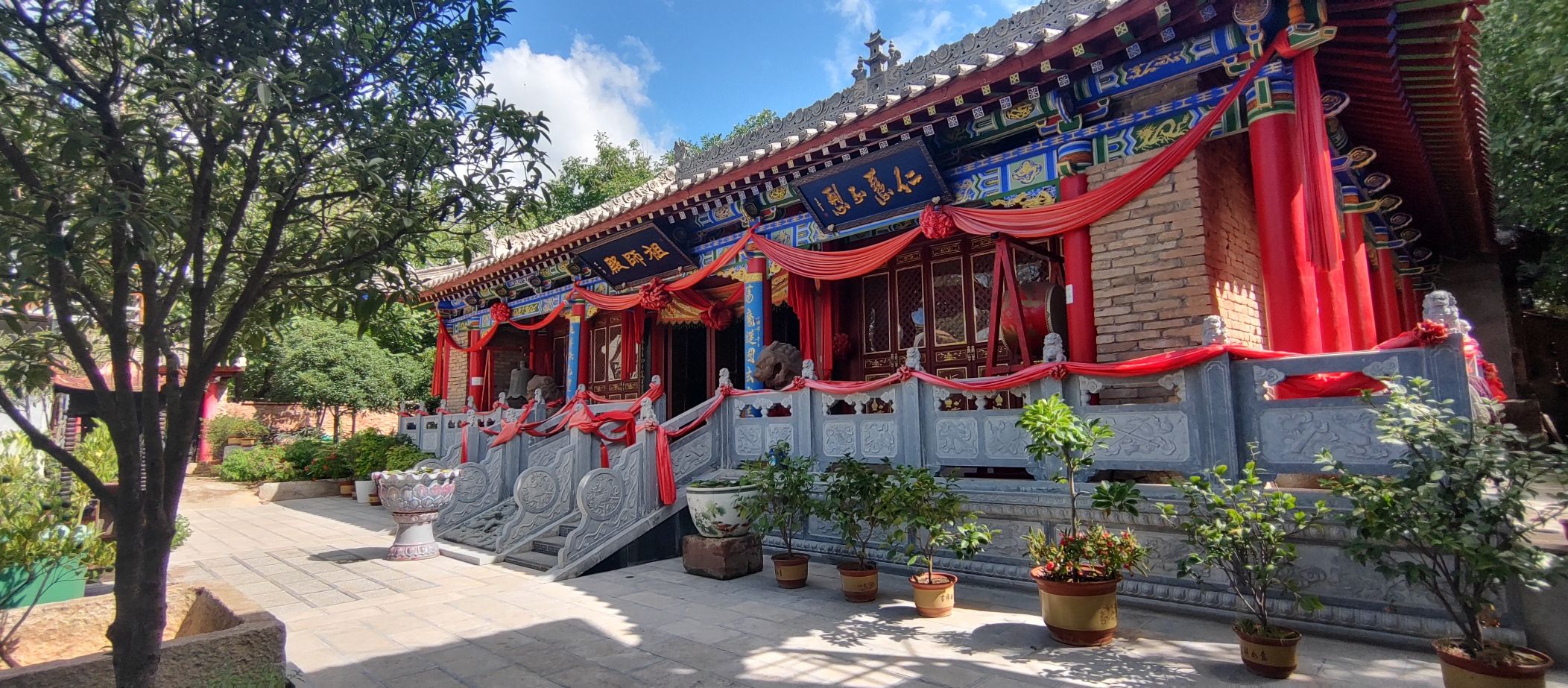 北极宫庙实景照片