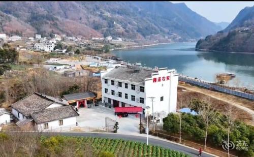 石泉柳溪农家