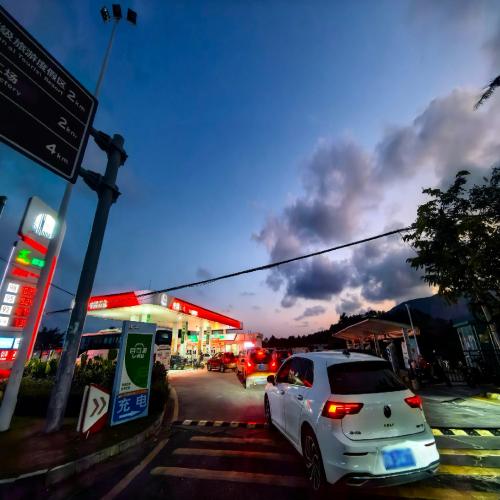 易捷便利店(中国石化石梅湾加油站店)
