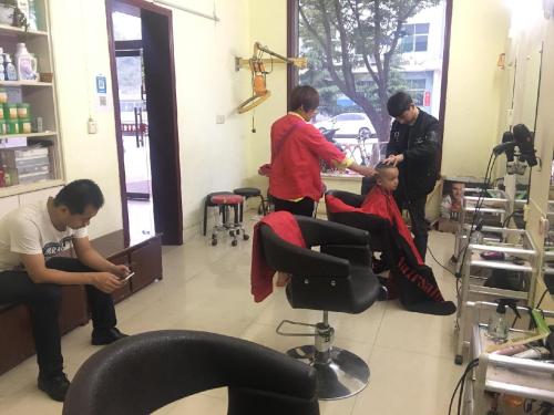 丹丹美发(飞云南路店)内部环境