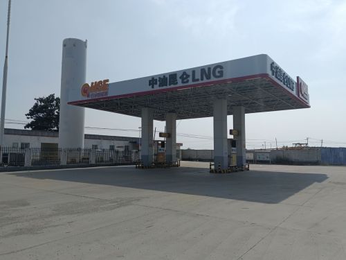 中油昆仑新安LNG加气站