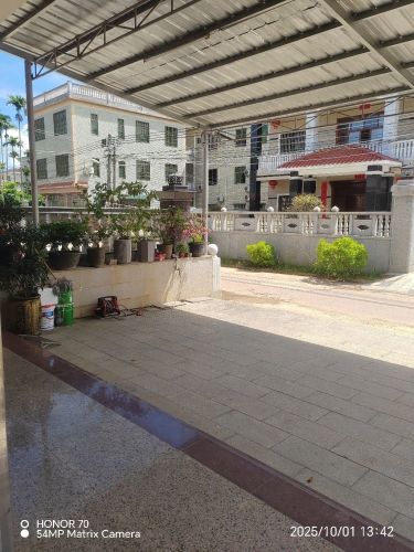 殷诗明小卖店