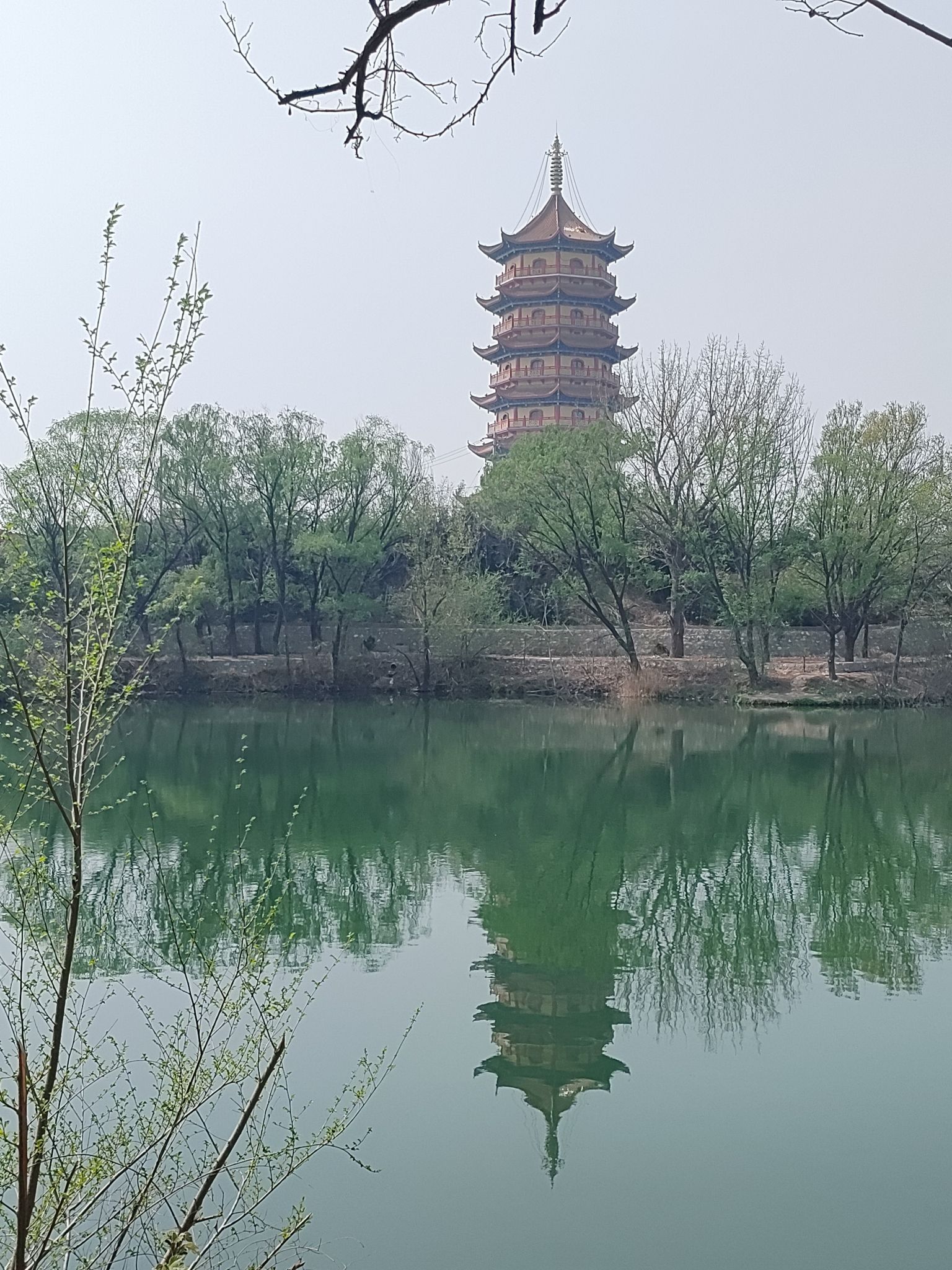 龙湖寺实景照片