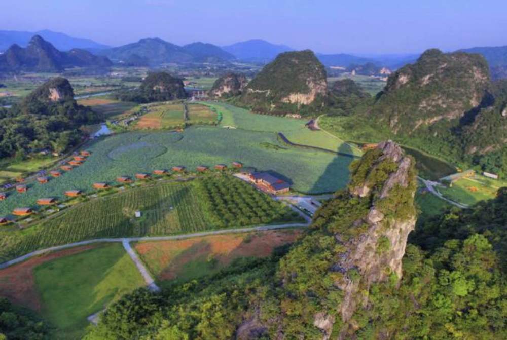 英西峰林·峰林晓镇景点图片