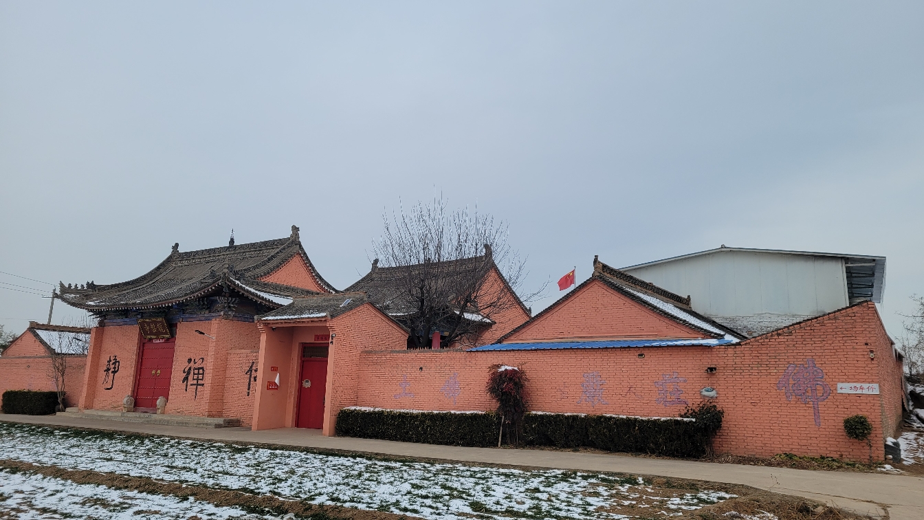 凹里小寨村龙盤寺实景照片