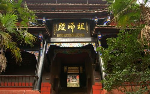 殿山祠实景照片