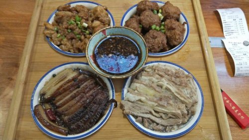 厚道人家美食村(大庆路店)