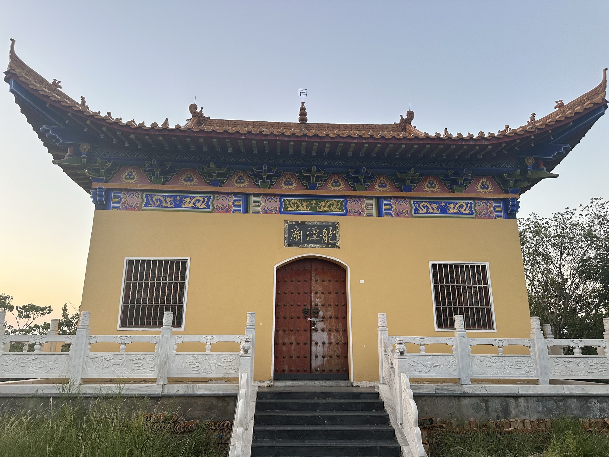 龙潭庙实景照片