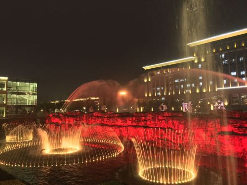 重庆市梁平区都梁广场音乐喷泉旅行图片 3