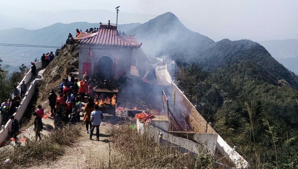 天圆山古寺实景照片