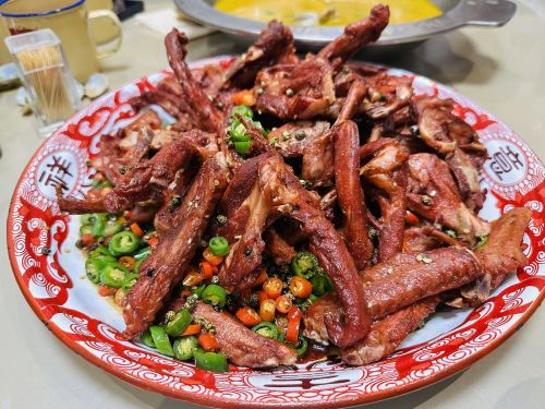 俏凳子江湖菜